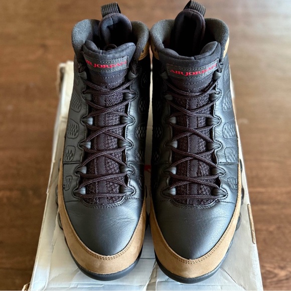 Jordan Men's Black and Brown Sneakers - Picture 1 of 2